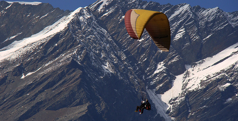 manali paragliding