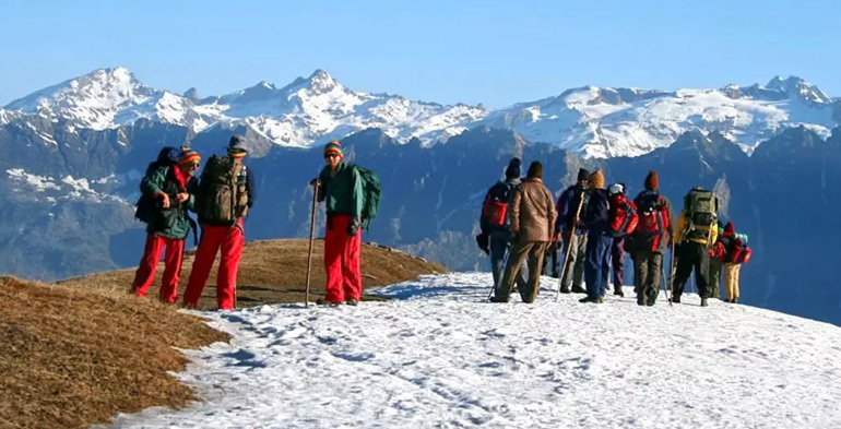 trekking in manali
