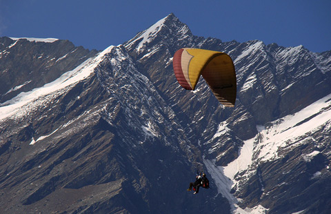 manali paragliding